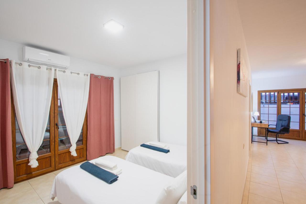 Villa Vista Rey - 6 Bedroom - Heated Pool - Amazing Views - Pool Table - Vista Lobos - Playa Blanca Exterior foto